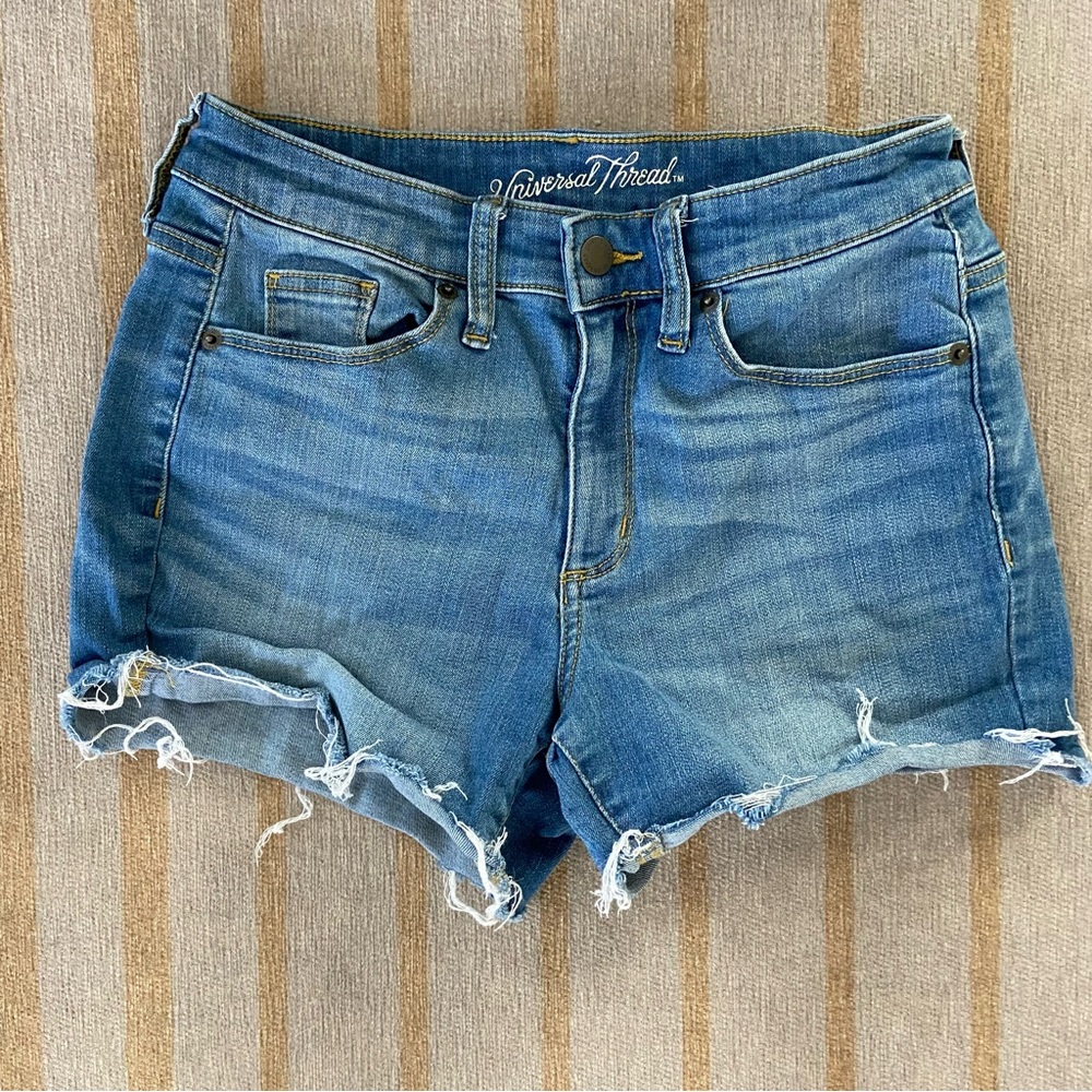 Universal Threads Cutoff Denim Jean Shorts size 4 / 27